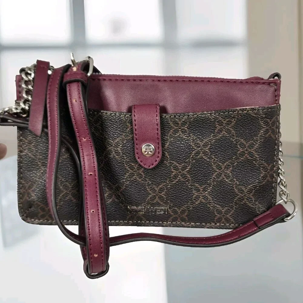 Nine West Zippered Crossbody Bag Phone Wallet Brown Burgundy Adjustable Strap